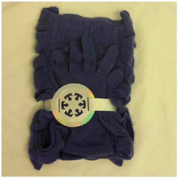 NEW WITH TAG NEW YORK & CO, Scarf AND Matching Glo - Picture 5 of 8